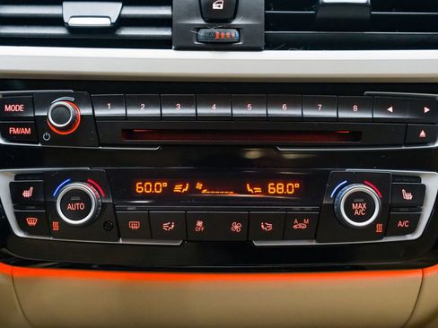 Used 2018 BMW 320i xDrive Sedan image 12