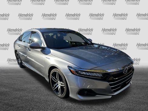Used 2022 Honda Accord Touring image 2