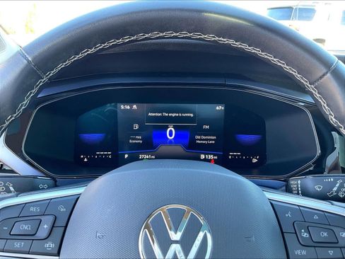 Used 2022 Volkswagen Taos SE w/ Panoramic Sunroof Package image 26