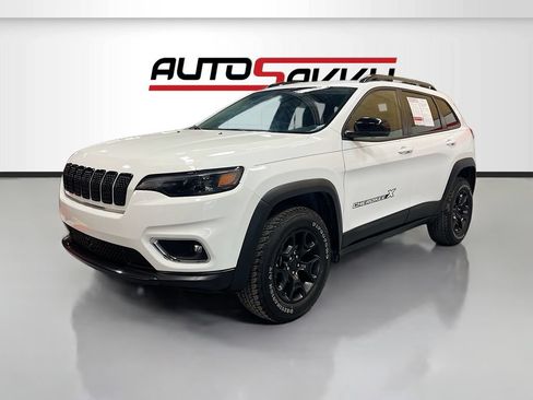 Used 2022 Jeep Cherokee Latitude AWD/4WD image 3