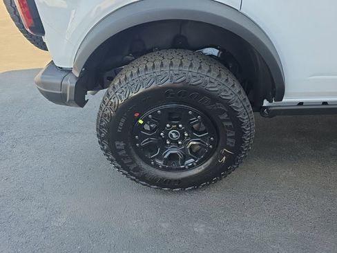 New 2026 Ford Bronco Badlands AWD/4WD image 6