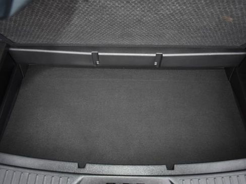 Used 2023 Ford Explorer XLT image 36