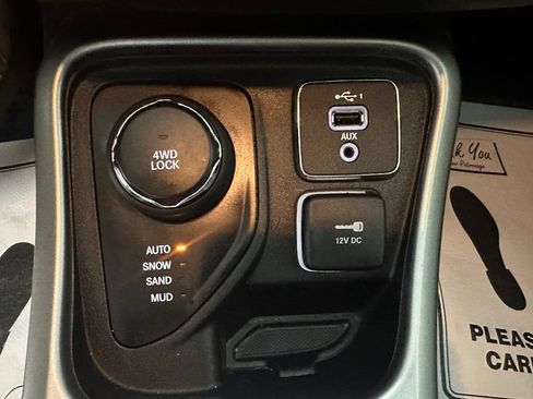 Used 2021 Jeep Compass Sport AWD/4WD image 18
