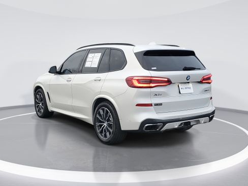 Used 2019 BMW X5 xDrive50i w/ M Sport Package image 4