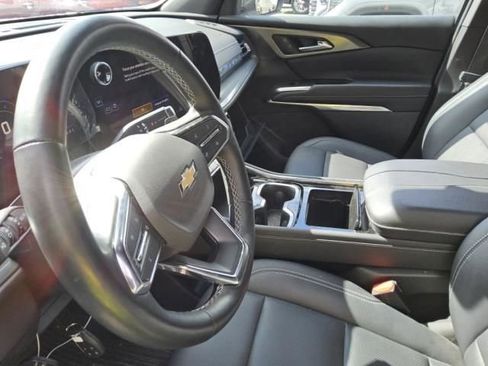 Used 2024 Chevrolet Traverse LT w/ LPO, Floor Liner Package FWD image 7