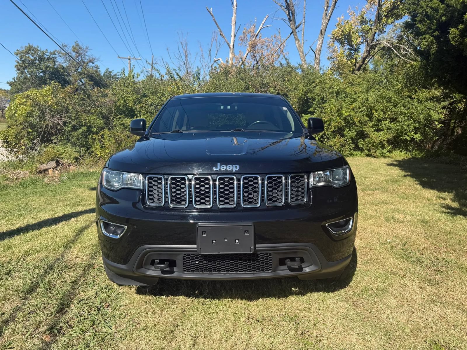 Used 2019 Jeep Grand Cherokee Laredo AWD/4WD image 2