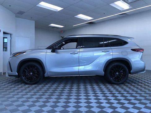 Certified 2025 Toyota Highlander XSE AWD/4WD image 11