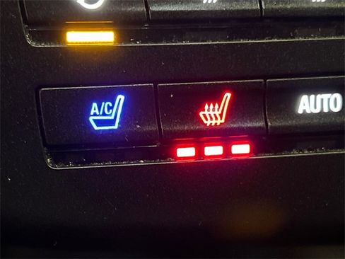 Used 2017 Lincoln MKC Reserve image 28