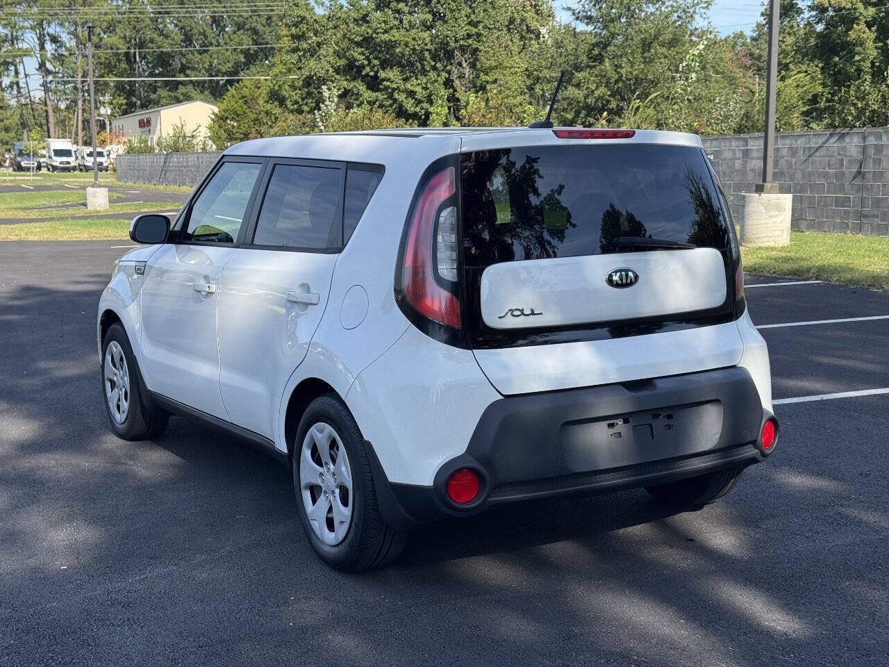 Used 2015 Kia Soul FWD image 6
