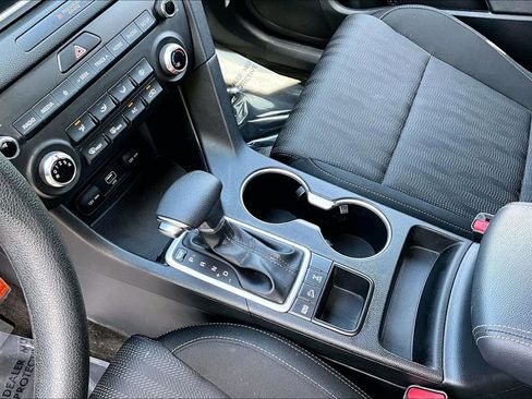 Used 2022 Kia Sportage LX AWD/4WD image 18