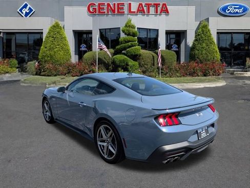 Used 2025 Ford Mustang GT RWD image 5