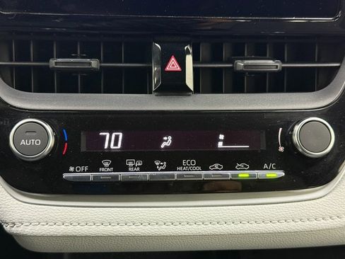 Used 2024 Toyota Corolla SE image 17