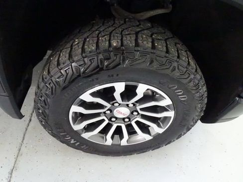 Used 2023 GMC Sierra 1500 AT4 w/ AT4 Preferred Package AWD/4WD image 32