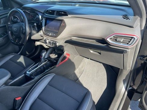 Used 2021 Chevrolet TrailBlazer RS w/ Convenience Package image 12