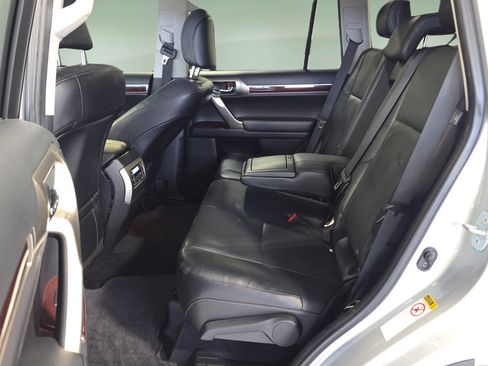 Used 2016 Lexus GX 460 w/ Premium Package AWD/4WD image 15