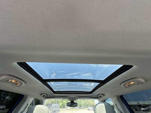 Used 2019 Jeep Compass Latitude FWD image 23