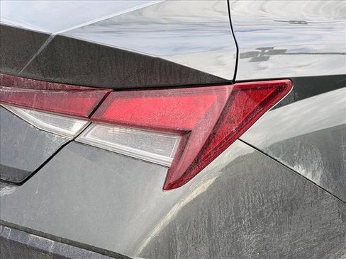 Used 2024 Hyundai Elantra SE image 11