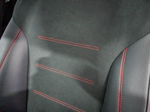 Used 2025 Mercedes-Benz GLB 250 image 25