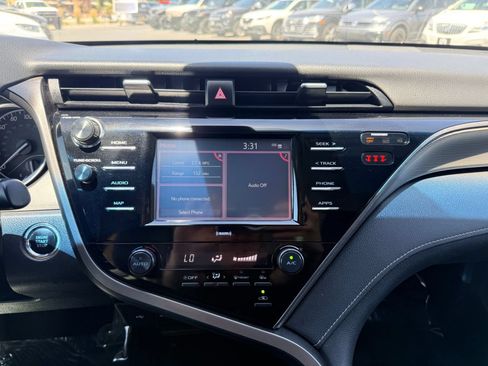 Used 2020 Toyota Camry SE w/ Convenience Package FWD image 13