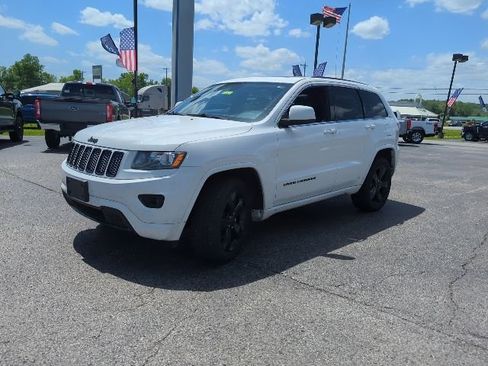 Used 2015 Jeep Grand Cherokee Altitude AWD/4WD image 5