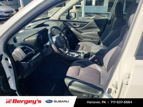 Used 2021 Subaru Forester Premium AWD/4WD image 9