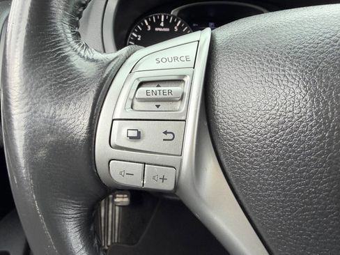 Used 2016 Nissan Altima 2.5 SV w/ Convenience Package image 19