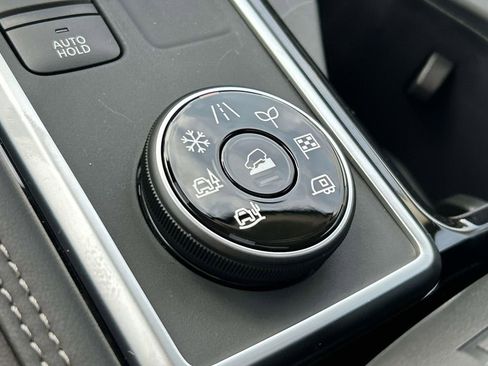 New 2026 Nissan Pathfinder Platinum w/ Lighting Package AWD/4WD image 36