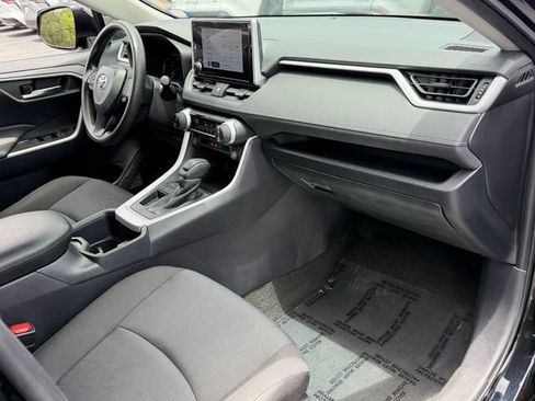 Used 2025 Toyota RAV4 XLE FWD image 18