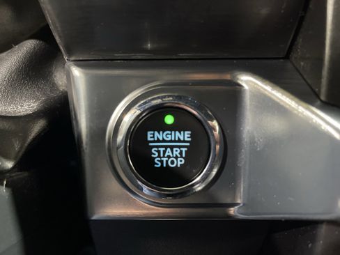 Used 2022 Ford F150 Lariat image 28