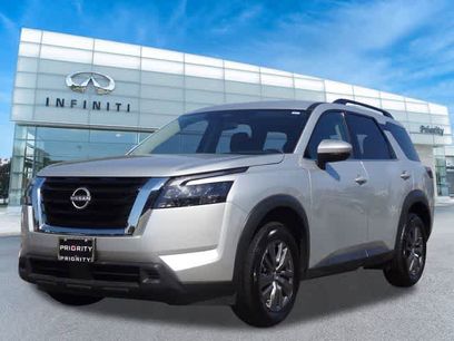 Used 2025 Nissan Pathfinder SV