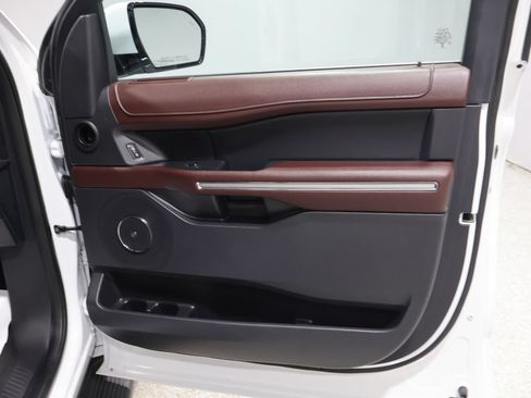 Used 2024 Ford Expedition Max Limited AWD/4WD image 25