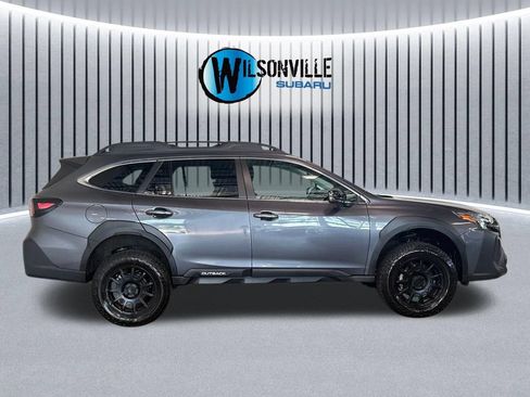 Used 2025 Subaru Outback Premium AWD/4WD image 16