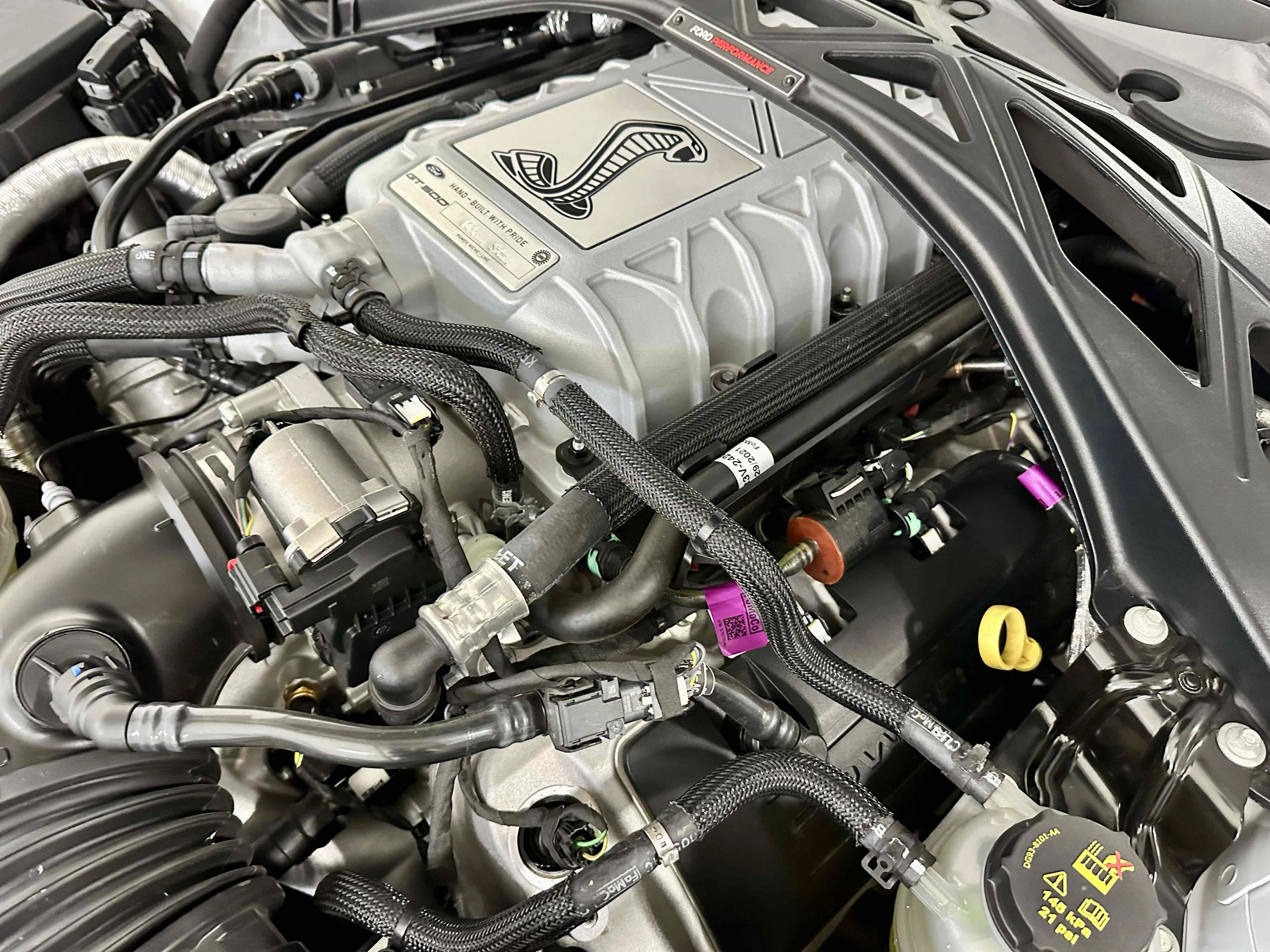 Used 2021 Ford Mustang Shelby GT500 w/ Carbon Fiber Track Pack RWD image 8