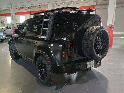 Used 2022 Land Rover Defender 110 X-Dynamic SE AWD/4WD image 3
