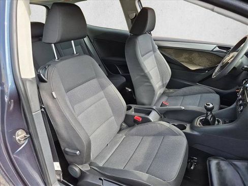 Used 2012 Volkswagen Golf 2-Door FWD image 18