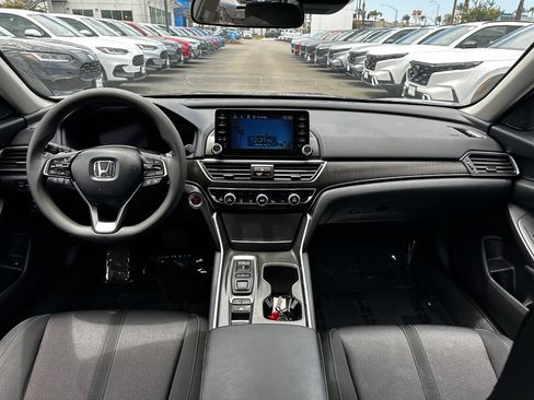 Used 2020 Honda Accord EX image 18