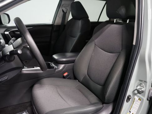 Used 2023 Toyota RAV4 XLE w/ Convenience Package FWD image 6