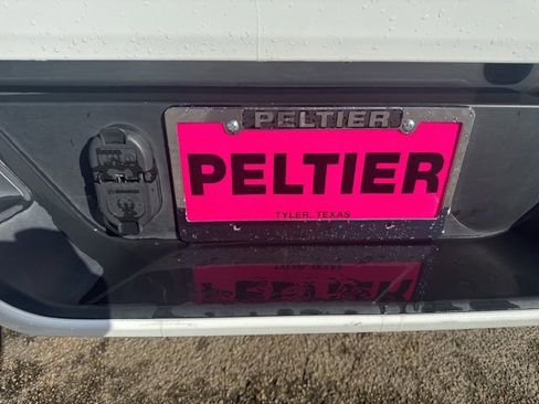 Used 2023 Jeep Gladiator Overland image 25