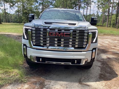 New 2025 GMC Sierra 2500 Denali w/ Max Trailering Package image 2