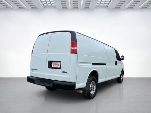 Used 2023 GMC Savana 2500 Extended w/ Driver Convenience Package image 4