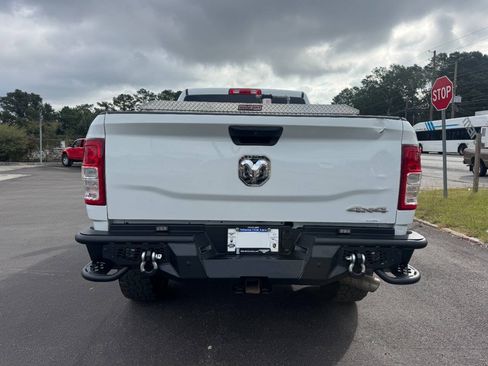Used 2024 RAM 2500 Tradesman w/ Chrome Appearance Group AWD/4WD image 4