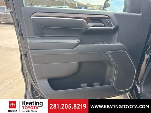 Used 2024 GMC Sierra 1500 SLE w/ Preferred Package image 12