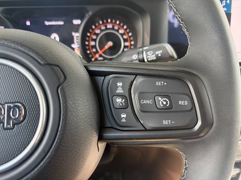 Used 2025 Jeep Gladiator Mojave w/ Safety Group AWD/4WD image 23