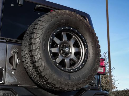 Used 2017 Jeep Wrangler Unlimited Rubicon image 51