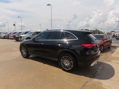 Used 2025 Mercedes-Benz GLC 300 image 17