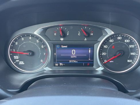 Used 2022 GMC Acadia SLE FWD image 21