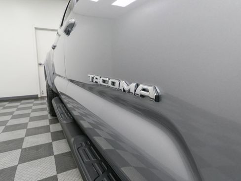 Used 2017 Toyota Tacoma SR5 image 7