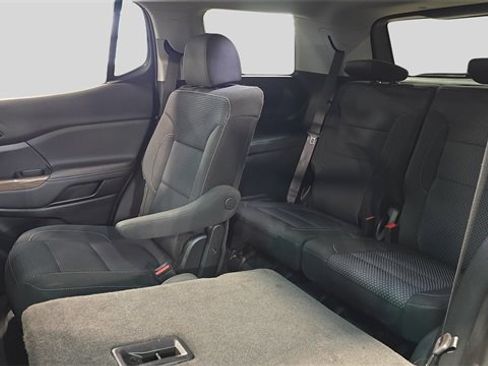 Used 2023 GMC Acadia SLE w/ Driver Convenience Package image 16