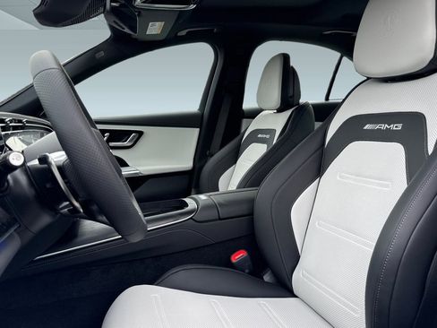 New 2026 Mercedes-Benz E 53 AMG e 4MATIC Sedan image 5