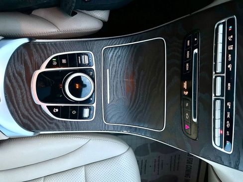 Used 2018 Mercedes-Benz GLC 300 image 23